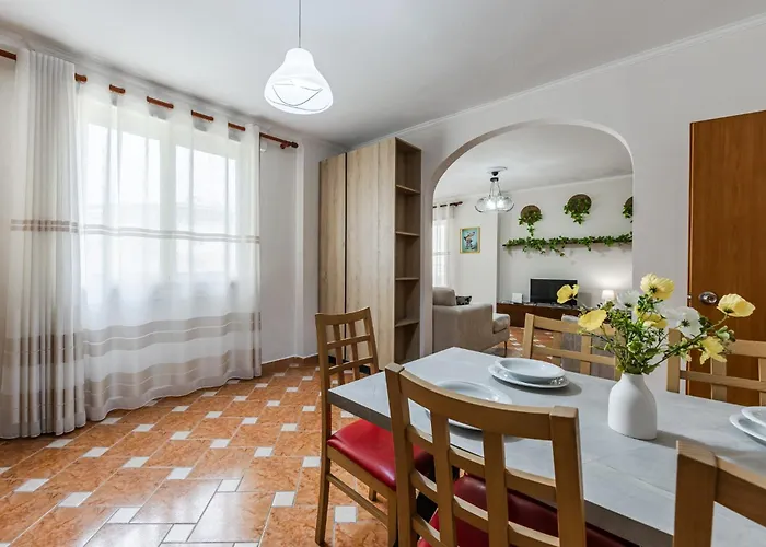 Vollga Seafront Promenade Apartments - Full Sea View Apartament *