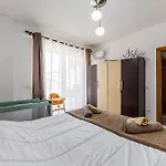 Vollga Seafront Promenade Apartments - Full Sea View Apartmán