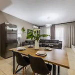 Vollga Seafront Promenade Apartments - Full Sea View Апартаменты *