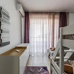 Апартаменты Vollga Seafront Promenade Apartments - Full Sea View