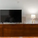 Апартаменты Vollga Seafront Promenade Apartments - Full Sea View Дуррес
